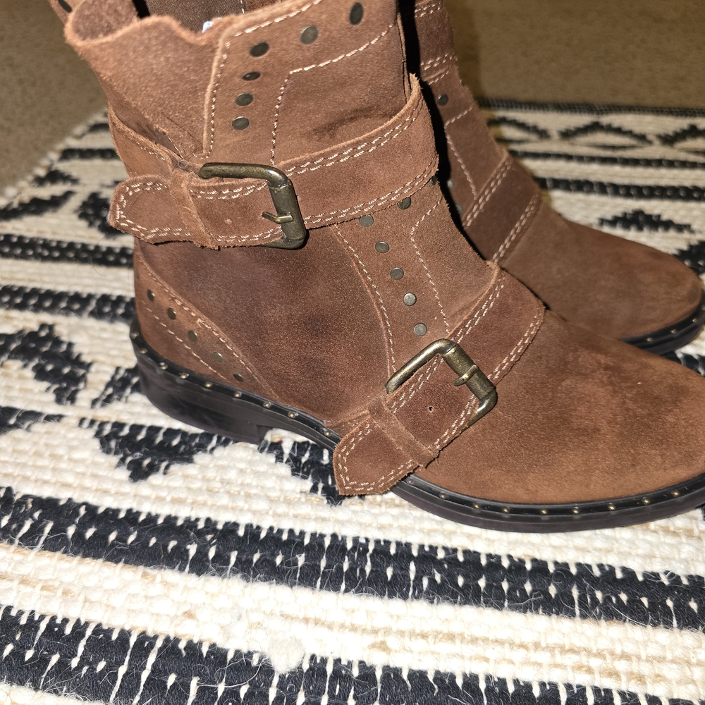 STEVE by Steve Madden Women's ZEPHYR Suede Studded Booties size: 7 - Picture 6 of 6